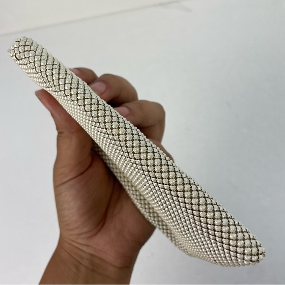 Vintage 1930s Whiting Davis White Mesh Clutch Purse Vintage Envelope Style Purse - Picture 7 of 17